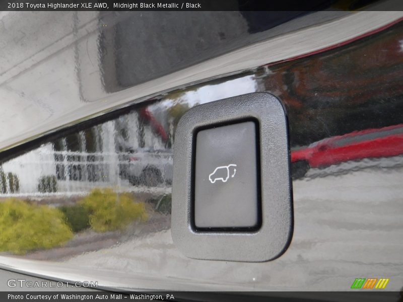 Midnight Black Metallic / Black 2018 Toyota Highlander XLE AWD
