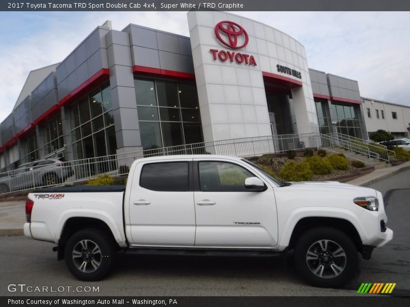 Super White / TRD Graphite 2017 Toyota Tacoma TRD Sport Double Cab 4x4