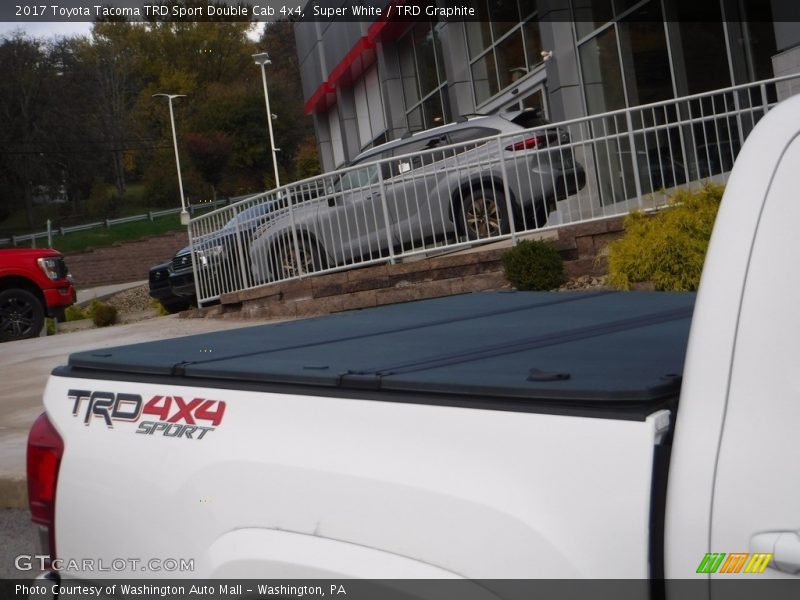 Super White / TRD Graphite 2017 Toyota Tacoma TRD Sport Double Cab 4x4