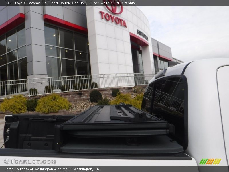 Super White / TRD Graphite 2017 Toyota Tacoma TRD Sport Double Cab 4x4