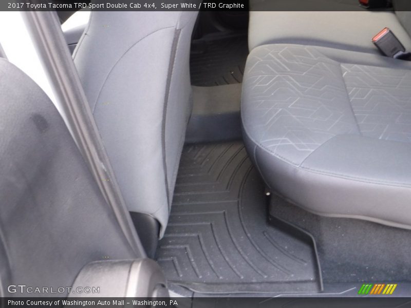 Super White / TRD Graphite 2017 Toyota Tacoma TRD Sport Double Cab 4x4