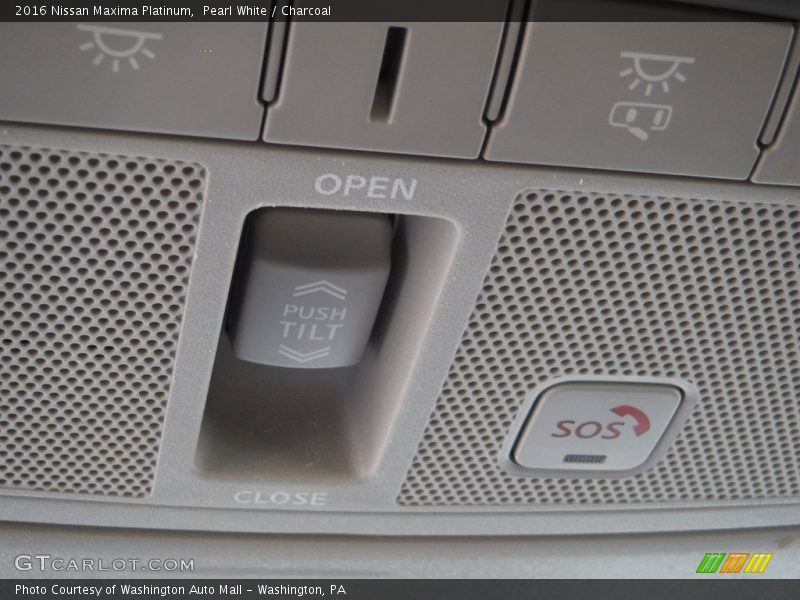 Pearl White / Charcoal 2016 Nissan Maxima Platinum