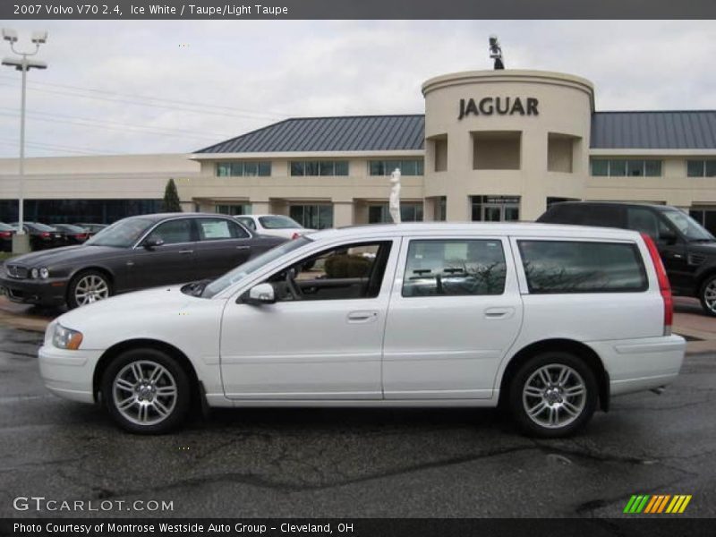 Ice White / Taupe/Light Taupe 2007 Volvo V70 2.4