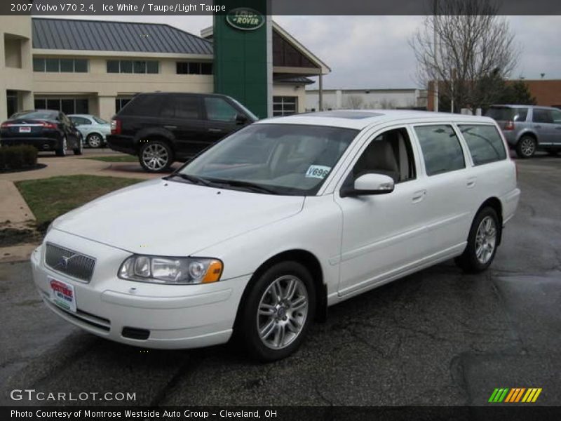Ice White / Taupe/Light Taupe 2007 Volvo V70 2.4