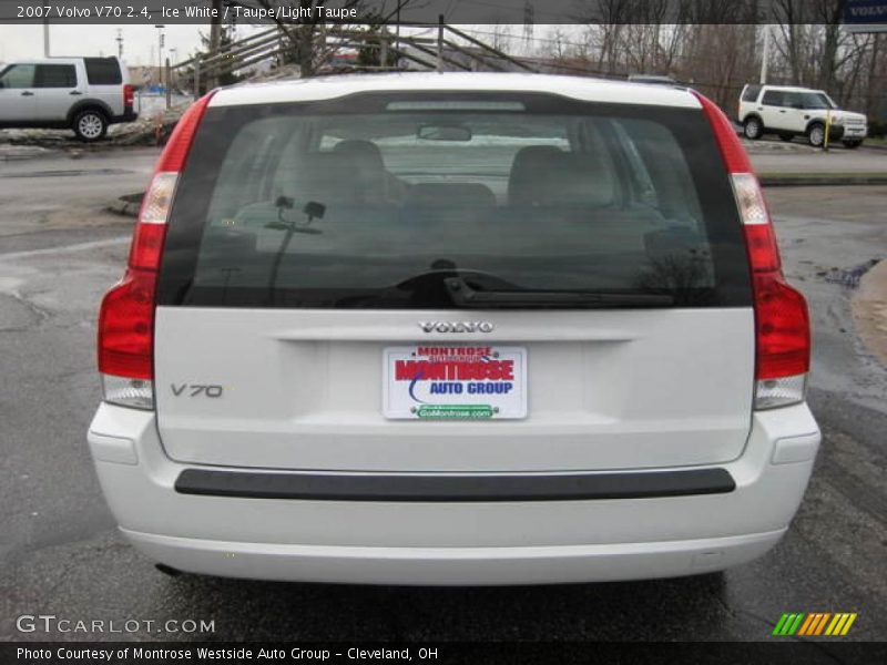 Ice White / Taupe/Light Taupe 2007 Volvo V70 2.4