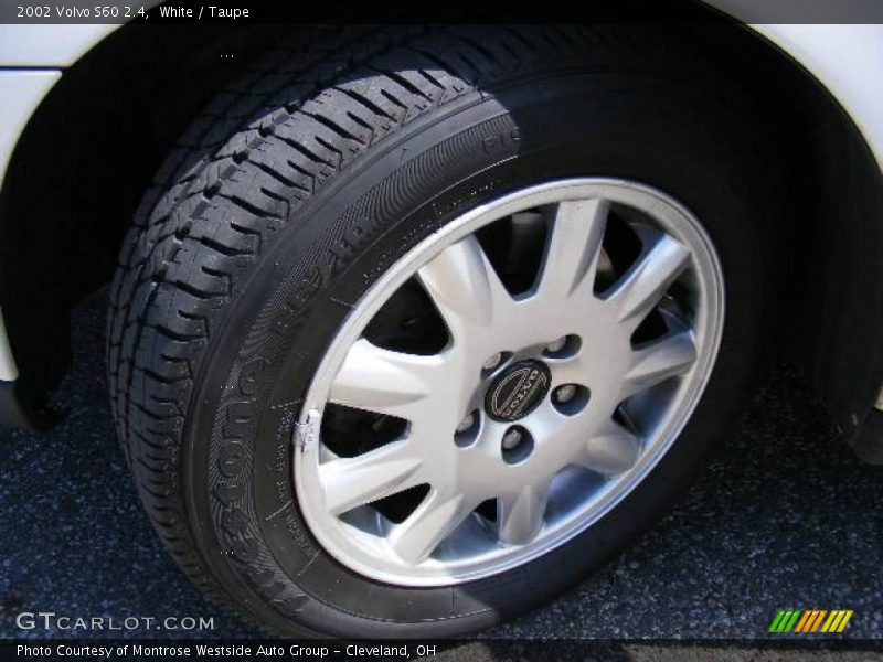 White / Taupe 2002 Volvo S60 2.4