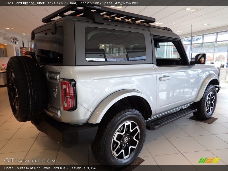 Iconic Silver / Space Gray/Navy Pier 2021 Ford Bronco Outer Banks 4x4 2-Door