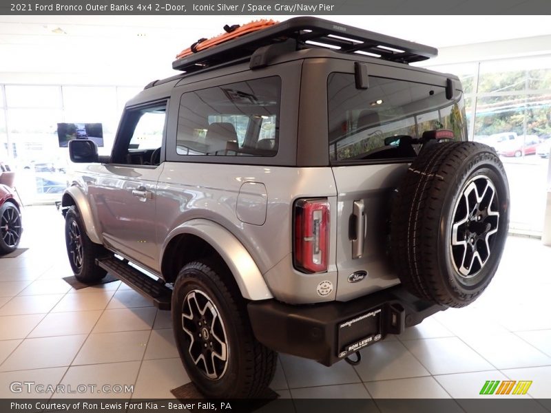 Iconic Silver / Space Gray/Navy Pier 2021 Ford Bronco Outer Banks 4x4 2-Door