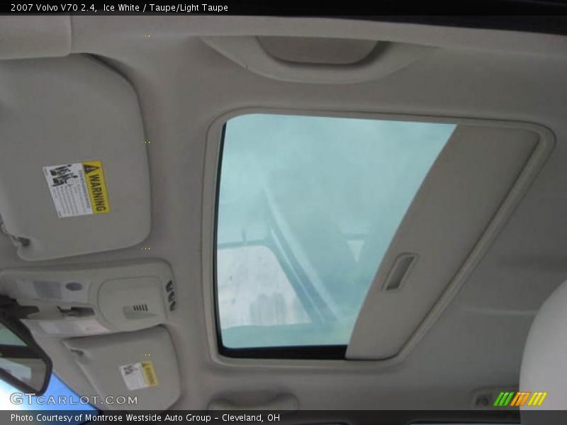 Ice White / Taupe/Light Taupe 2007 Volvo V70 2.4