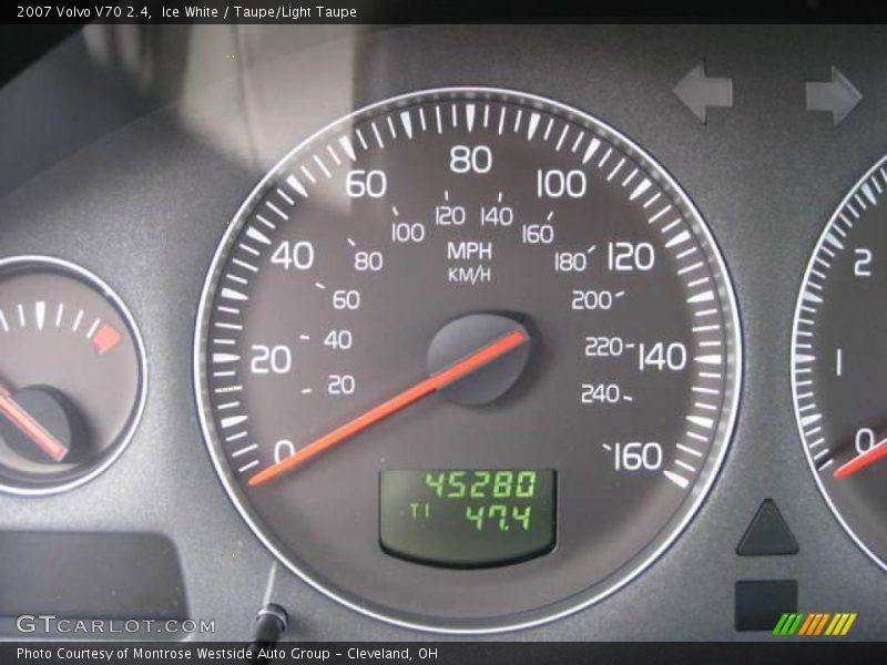 Ice White / Taupe/Light Taupe 2007 Volvo V70 2.4