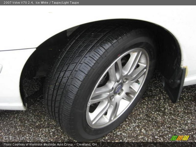 Ice White / Taupe/Light Taupe 2007 Volvo V70 2.4