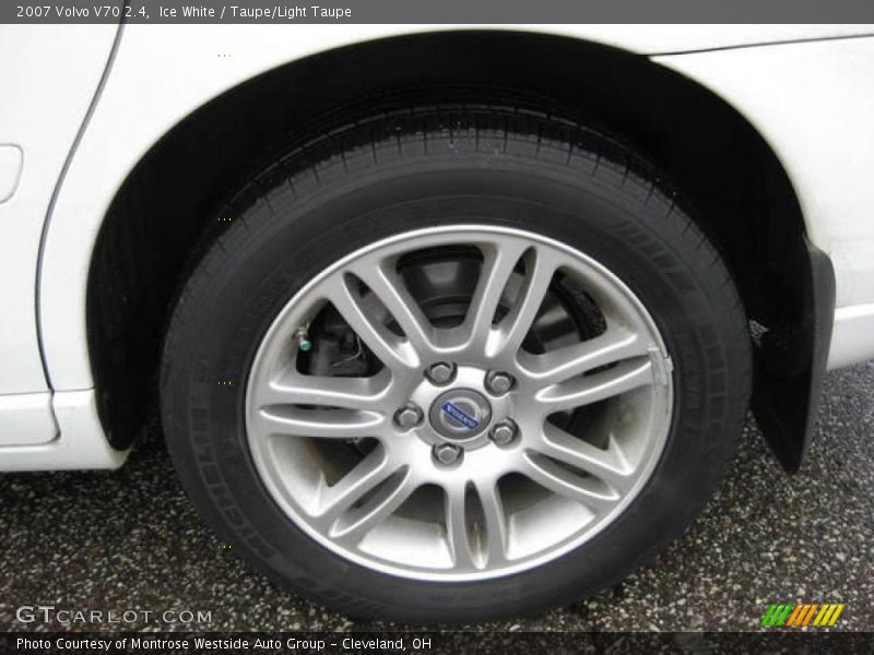 Ice White / Taupe/Light Taupe 2007 Volvo V70 2.4