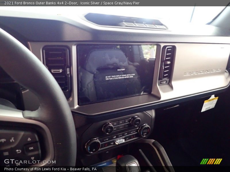 Iconic Silver / Space Gray/Navy Pier 2021 Ford Bronco Outer Banks 4x4 2-Door