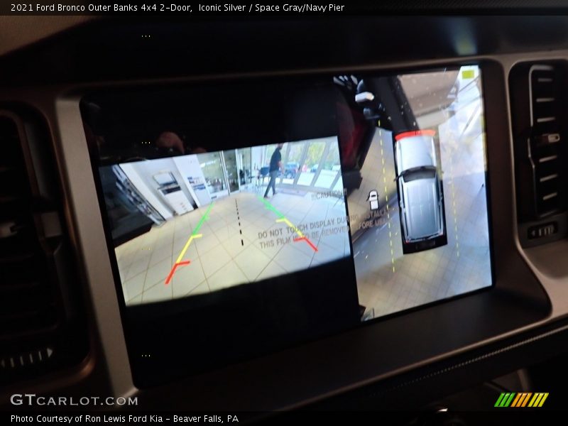 Iconic Silver / Space Gray/Navy Pier 2021 Ford Bronco Outer Banks 4x4 2-Door