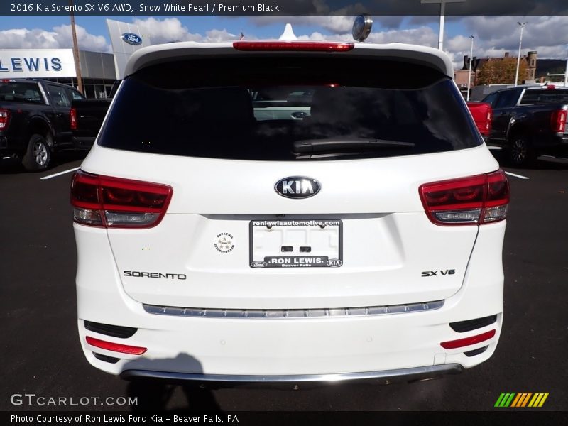 Snow White Pearl / Premium Black 2016 Kia Sorento SX V6 AWD