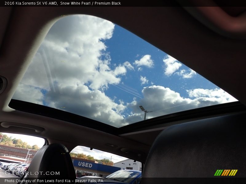 Sunroof of 2016 Sorento SX V6 AWD