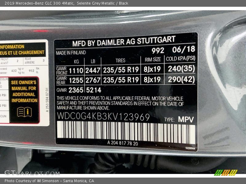 Selenite Grey Metallic / Black 2019 Mercedes-Benz GLC 300 4Matic