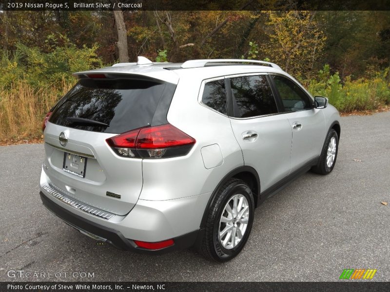 Brilliant Silver / Charcoal 2019 Nissan Rogue S