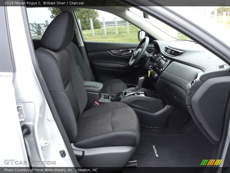 Brilliant Silver / Charcoal 2019 Nissan Rogue S