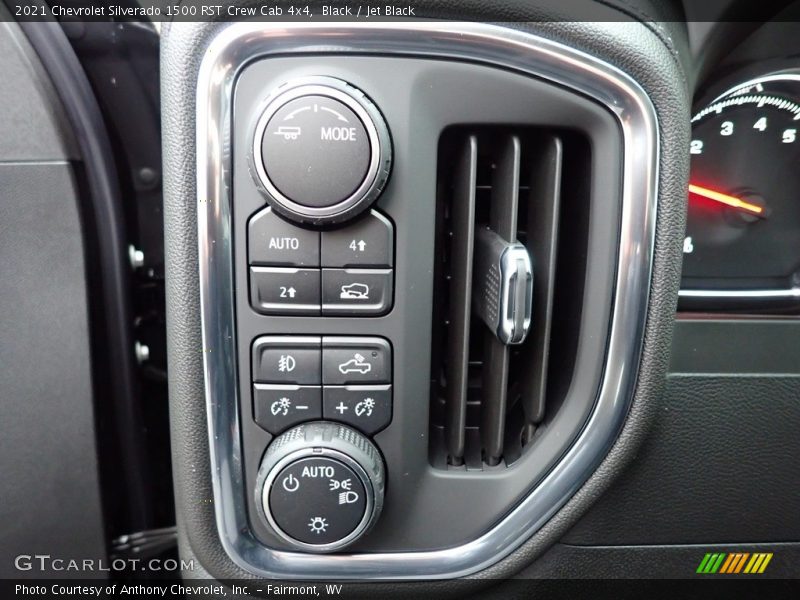 Controls of 2021 Silverado 1500 RST Crew Cab 4x4