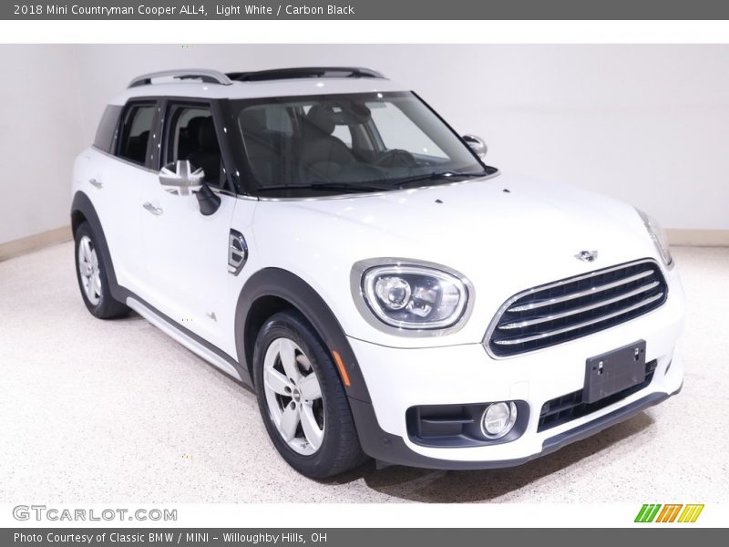 Light White / Carbon Black 2018 Mini Countryman Cooper ALL4