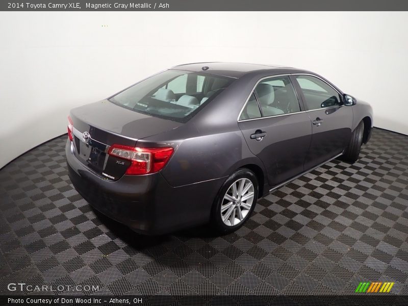 Magnetic Gray Metallic / Ash 2014 Toyota Camry XLE