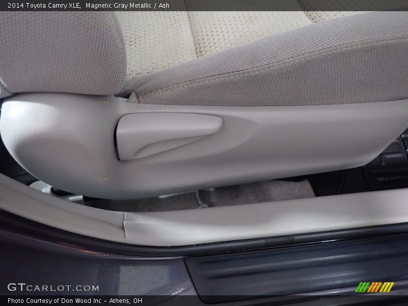 Magnetic Gray Metallic / Ash 2014 Toyota Camry XLE