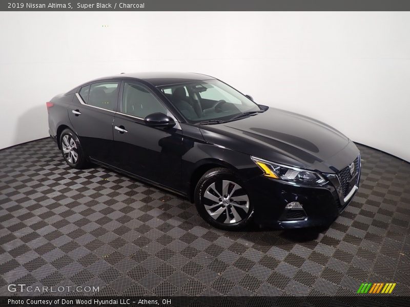 Super Black / Charcoal 2019 Nissan Altima S