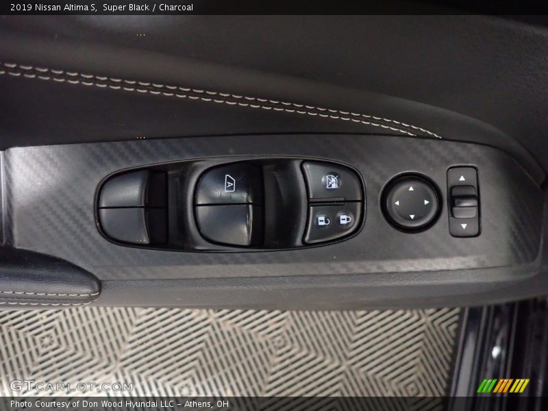 Super Black / Charcoal 2019 Nissan Altima S