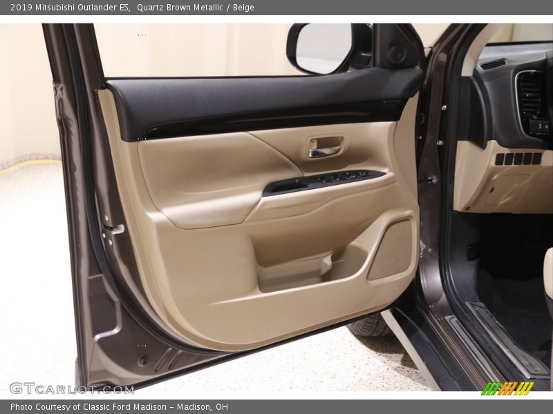 Quartz Brown Metallic / Beige 2019 Mitsubishi Outlander ES