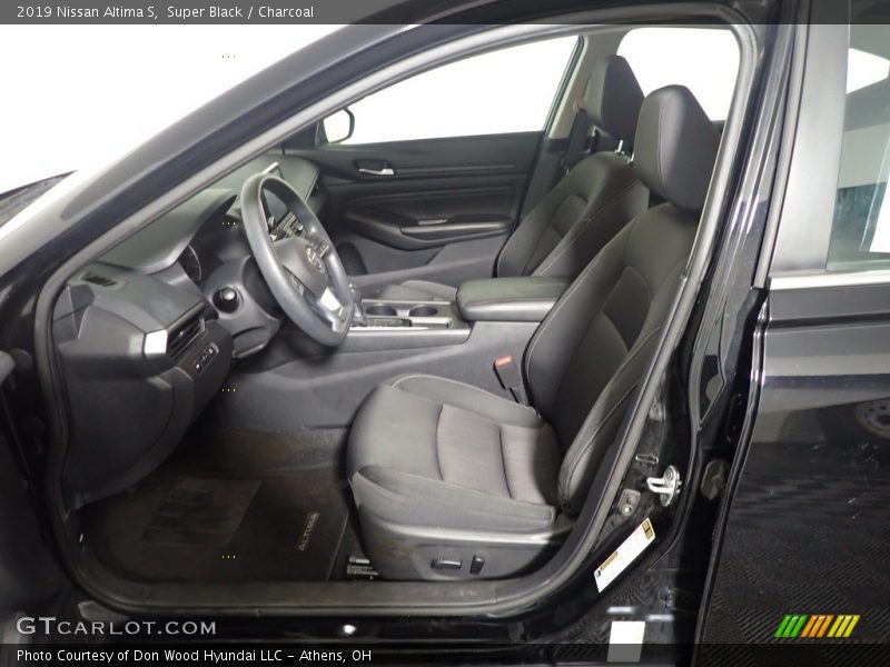 Super Black / Charcoal 2019 Nissan Altima S