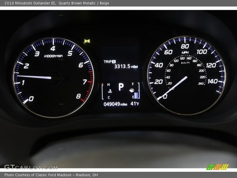 Quartz Brown Metallic / Beige 2019 Mitsubishi Outlander ES