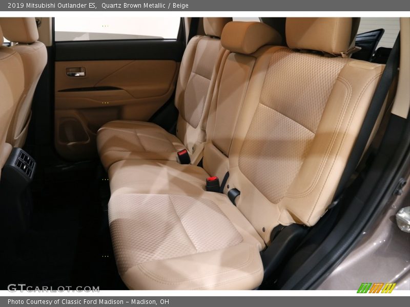 Quartz Brown Metallic / Beige 2019 Mitsubishi Outlander ES