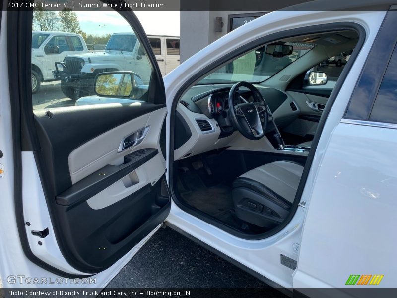 Summit White / Light Titanium 2017 GMC Terrain SLT