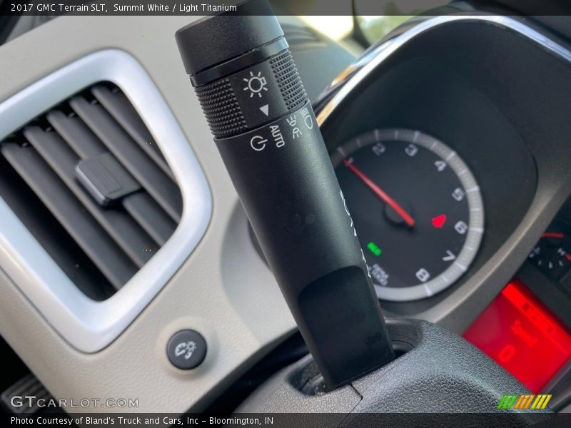 Summit White / Light Titanium 2017 GMC Terrain SLT