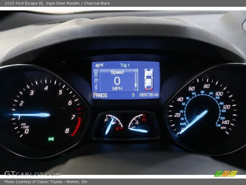 Ingot Silver Metallic / Charcoal Black 2015 Ford Escape SE