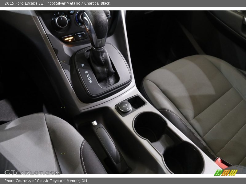 Ingot Silver Metallic / Charcoal Black 2015 Ford Escape SE