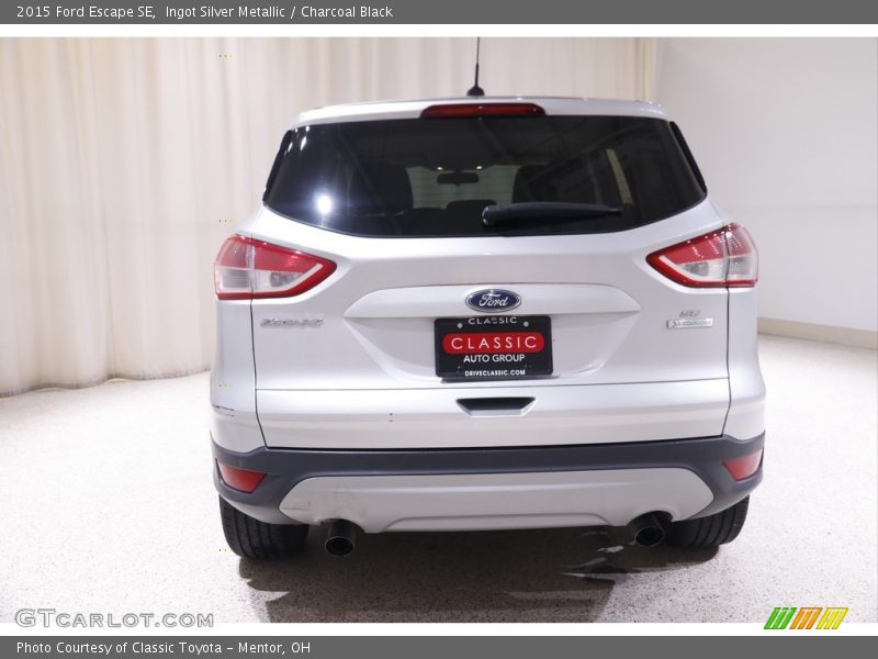 Ingot Silver Metallic / Charcoal Black 2015 Ford Escape SE