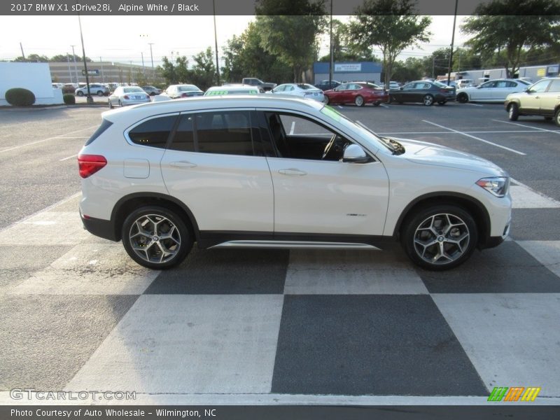 Alpine White / Black 2017 BMW X1 sDrive28i