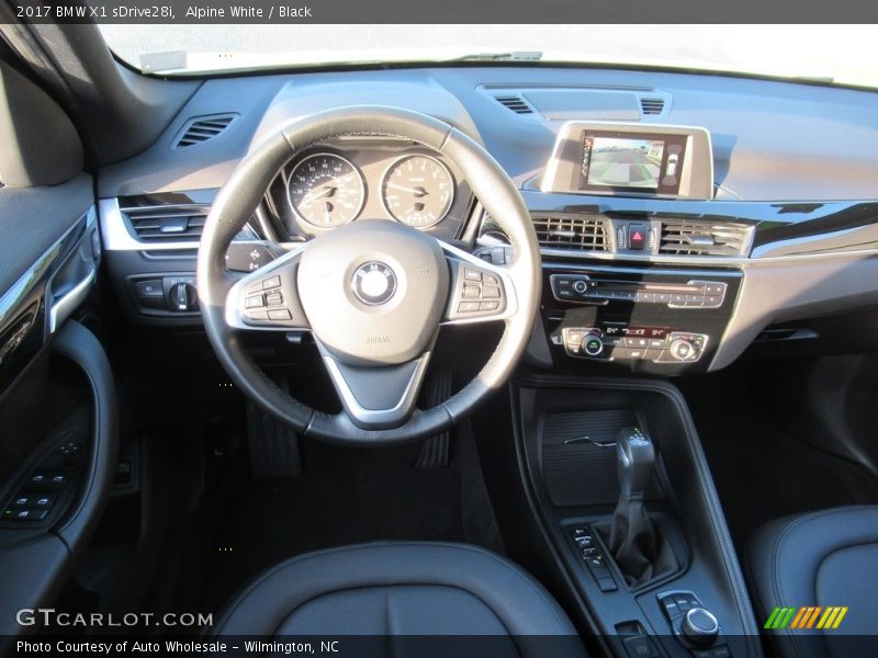 Alpine White / Black 2017 BMW X1 sDrive28i
