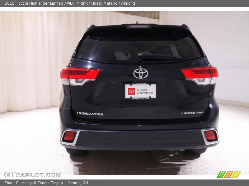 Midnight Black Metallic / Almond 2018 Toyota Highlander Limited AWD