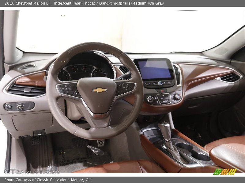 Iridescent Pearl Tricoat / Dark Atmosphere/Medium Ash Gray 2016 Chevrolet Malibu LT