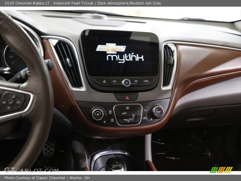 Iridescent Pearl Tricoat / Dark Atmosphere/Medium Ash Gray 2016 Chevrolet Malibu LT
