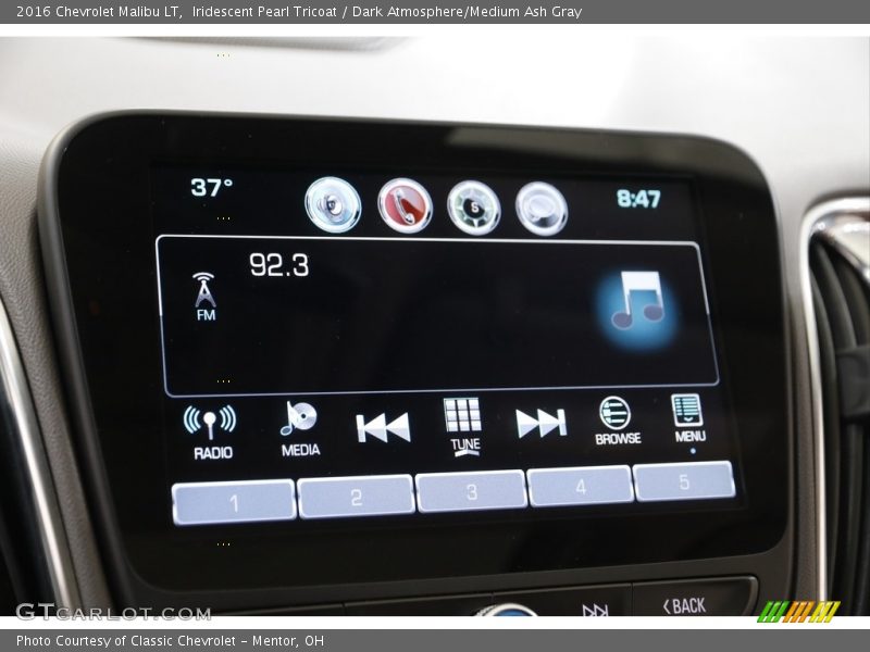 Iridescent Pearl Tricoat / Dark Atmosphere/Medium Ash Gray 2016 Chevrolet Malibu LT