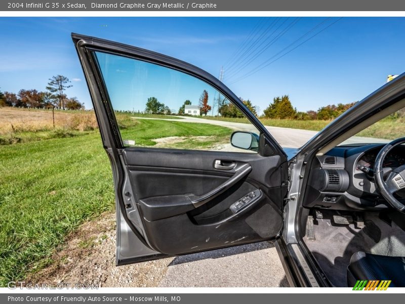 Diamond Graphite Gray Metallic / Graphite 2004 Infiniti G 35 x Sedan