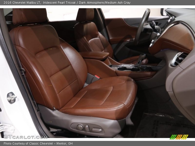 Iridescent Pearl Tricoat / Dark Atmosphere/Medium Ash Gray 2016 Chevrolet Malibu LT