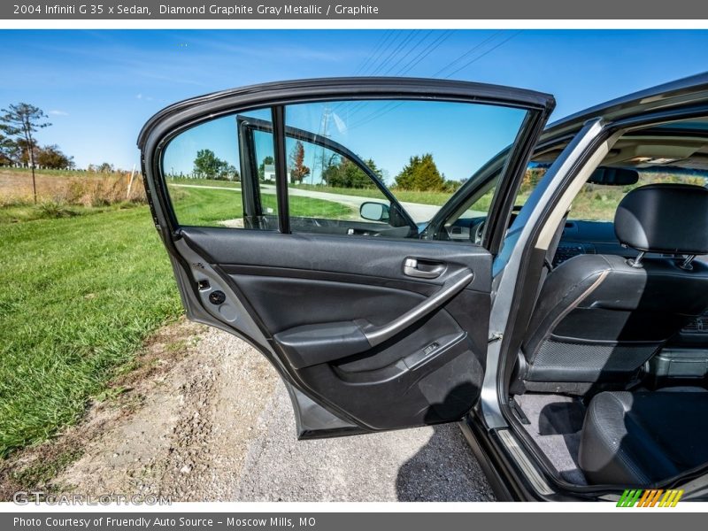 Diamond Graphite Gray Metallic / Graphite 2004 Infiniti G 35 x Sedan