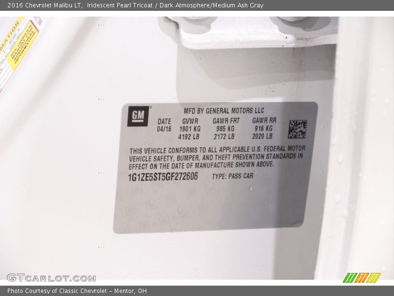 Iridescent Pearl Tricoat / Dark Atmosphere/Medium Ash Gray 2016 Chevrolet Malibu LT