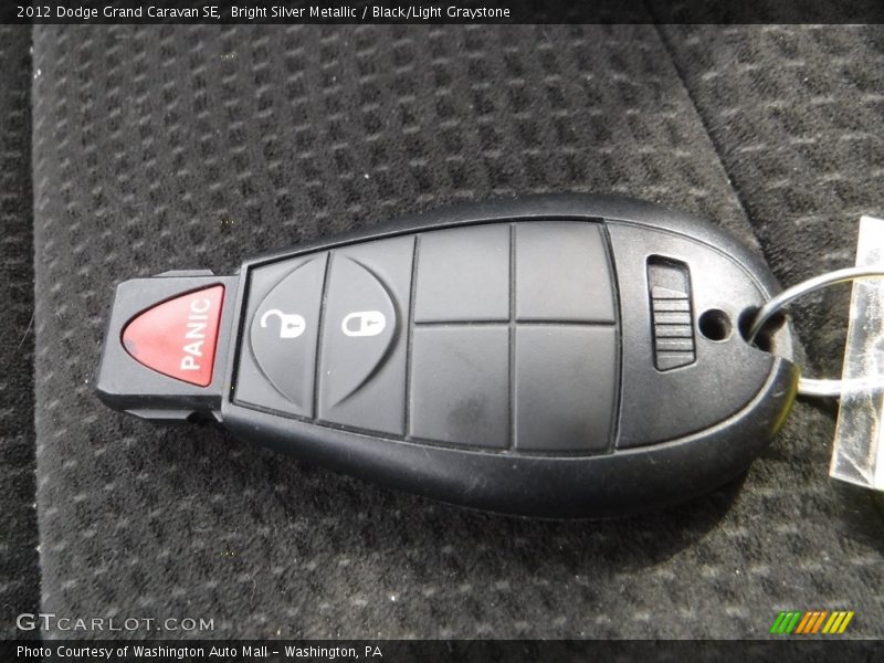 Bright Silver Metallic / Black/Light Graystone 2012 Dodge Grand Caravan SE