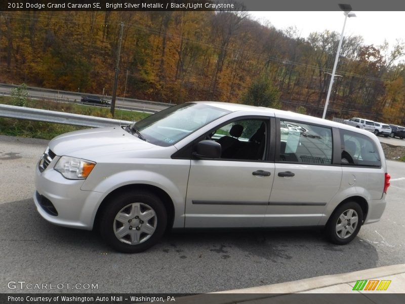 Bright Silver Metallic / Black/Light Graystone 2012 Dodge Grand Caravan SE